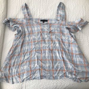 Summer shirt with off the shoulder sleeves!